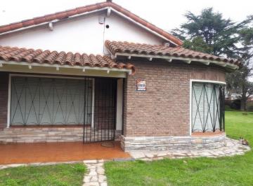 Casa · 160m² · 4 Ambientes · 2 Cocheras · Casa en Venta - 3 Dorm. 2 Baños - Cocheras - 1.465 m² - Longchamps, Almirante Brown