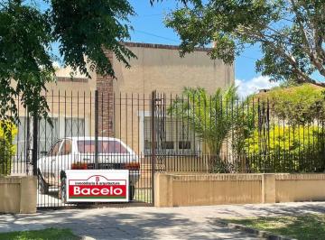 Casa de 8 ambientes, Almirante Brown · Casa 2 Familias