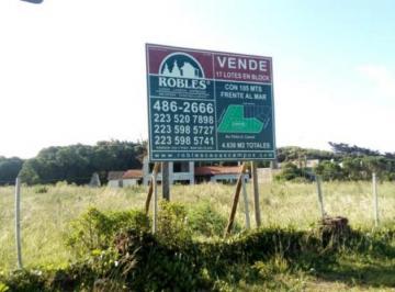 Terreno · 4636m² · Fracción de Diecisiete Lotes en Block, Sobre Av Felix U. Camet, Frente Al Mar.