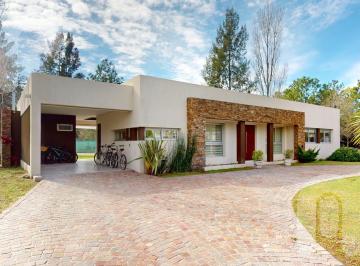 Casa · 180m² · 4 Ambientes · Venta Casa Miralagos 3 Dorm.