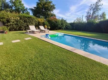 Casa · 226m² · 6 Ambientes · 2 Cocheras · Casa Venta Los Jazmines Pilar del Este