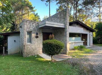 Casa de 4 ambientes, Cariló · Venta Casa Carilo, 4 Amb. Piscina. Cohera Cubierta.