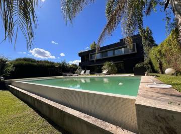 Casa · 255m² · 5 Ambientes · 1 Cochera · Casa en Venta Al Rio en San Benito, Villanueva, Tigre