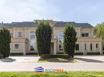 Casa · 1000m² · 9 Ambientes · 1 Cochera · Casa en Venta en San Diego Country Club Moreno
