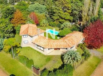 Foto1 · Se Vende Casa 5 Dorm., con Piscina en Rincon del Indio, Playa Brava, Punta del Este.