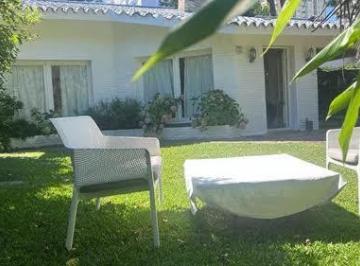 Casa de 6 ambientes, Uruguay · Alquiler Anual, Hermosa Casa,4 Dorm. y 3 Baños en La Mansa, Punta del Este!