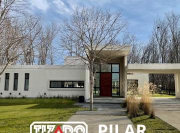 Casa · 280m² · 5 Ambientes · 2 Cocheras · Casa en Venta en Estancias Golf, Luján, G. B. a. Zona Oeste