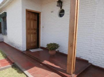 Casa · 160m² · 4 Ambientes · Casa Venta - 2 Dorm. - 1 Baño - 220 m² Totales - Berazategui