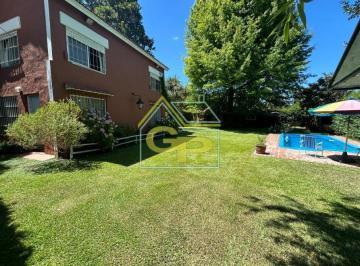 Casa de 6 ambientes, Ezeiza · Venta de Casaquinta con Pileta en Ezeiza