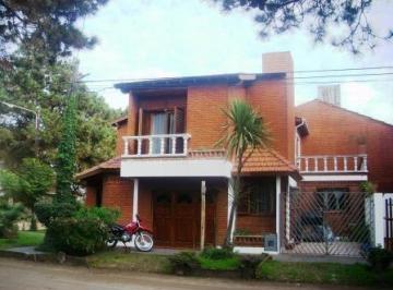 Casa · 180m² · 4 Ambientes · 1 Cochera · Casa en Venta - 3 Dorm. 2 Baños - Cochera - 180 m² - San Bernardo