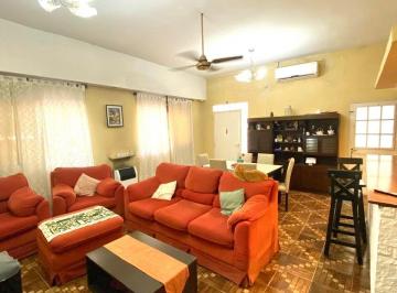 Casa de 4 ambientes, La Matanza · Maravillosa Venta de Vivienda Funcional Casa + Garage + Departamento