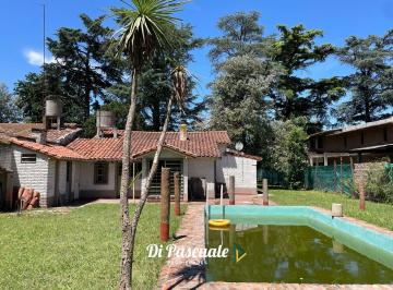 Casa · 77m² · 4 Ambientes · Venta Casa Quinta con Tres Dorm., Parque y Pileta - La Reja Sur