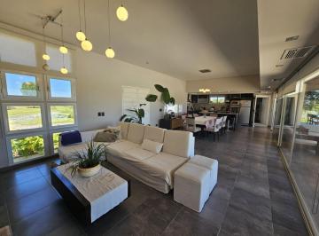 Casa · 140m² · 5 Ambientes · Excelente Propiedad en Chacras de Olivia - Lima - Zarate