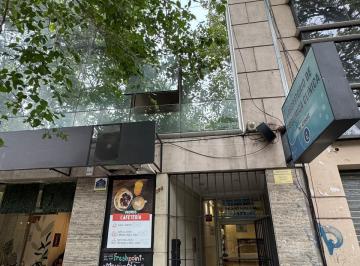 Oficina comercial de 3 ambientes, Ciudad de Mendoza · Oficina con Recepción y Privado en Alquiler – Frente a Tribunales