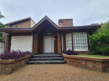 Casa · 257m² · 4 Ambientes · 4 Cocheras · Venta Casa 4 Amb con Jardin, Garage Pasante en Quilmes Oeste