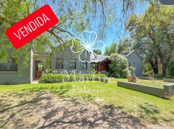 Casa · 220m² · 4 Ambientes · Casa en Venta en Chacras de Murray, Pilar