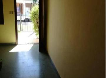 Casa · 85m² · 5 Ambientes · Casa en Venta - 2 Dorm. 1 Baño - 250 m² - Marcos Paz