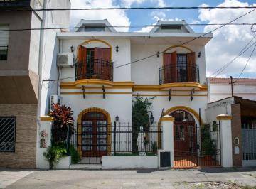 Casa · 186m² · 6 Ambientes · 1 Cochera · Vta Casa R. Mejía 6 Amb. Jardin, Terraza, Cochera