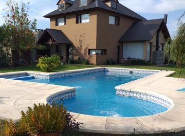 Casa · 160m² · 4 Ambientes · 2 Cocheras · Venta Casa 4 Amb B. Santa Amelia Piscina Quincho