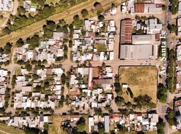 Bodega-Galpón · 241m² · Venta/deposito /oficina y Predio/villa del Parque