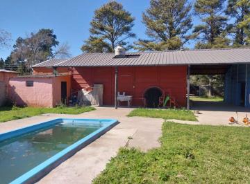 Casa · 60m² · 2 Ambientes · 3 Cocheras · Venta de Casa en Zarate con Quincho y Pileta
