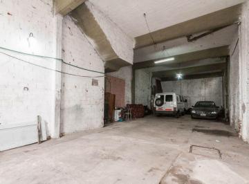 Bodega-Galpón · 120m² · Venta Galpon C/2 Dpto. de 3amb. Patio. Terraza. 130 m²