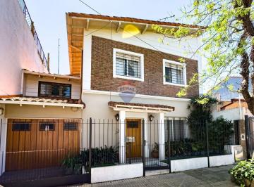 Casa · 140m² · 6 Ambientes · 1 Cochera · Venta Casa Dos Plantas 3 Dorm/ Play/garage/quinch