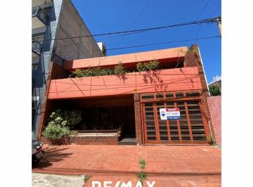 Casa · 380m² · 6 Ambientes · 1 Cochera · Casa Dúplex en Venta Centro de Rcia. 4 Dorm.