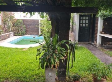 Casa · 164m² · 6 Ambientes · 2 Cocheras · Bellisima Casa Barrio Santa Ana