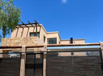Casa · 280m² · 7 Ambientes · 2 Cocheras · Casa en Venta