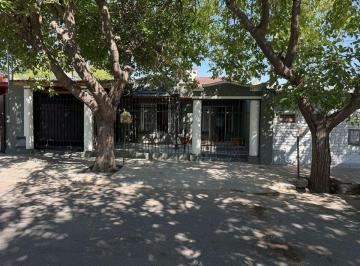 Casa · 185m² · 5 Ambientes · 2 Cocheras · Casa a La Venta