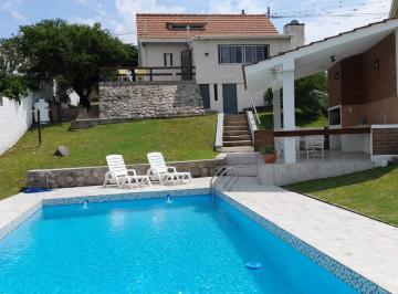 Casa · 155m² · 4 Ambientes · 1 Cochera · Casa en Venta - 3 Dorm. 3 Baños - Cochera - 632 m² - Villa Parque Siquiman, Córdoba