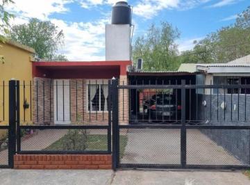 Casa · 110m² · 8 Ambientes · Casa en Venta - 3 Dorm. 1 Baño - 330 m² - Marcos Paz