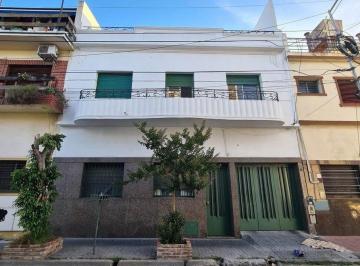 Casa · 113m² · 6 Ambientes · Casa en Venta - 4 Dorm. 2 Baños - 179 m² - Avellaneda
