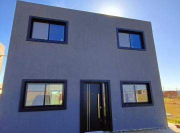 Casa · 100m² · 4 Ambientes · Casa en Venta - 3 Dorm. 2 Baños - 380 m² - San Vicente