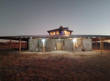 Casa · 307m² · 4 Ambientes · Casa en Venta - 2 Dorm. 3 Baños - 60.250 m² - San Rafael, Mendoza
