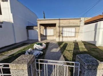 Casa · 180m² · 7 Ambientes · Casas en Venta - 5 Dorm. 2 Baños - 420 m² - Avellaneda