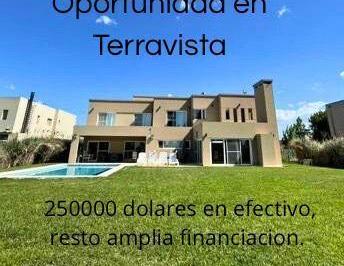 Casa · 1200m² · 5 Ambientes · 4 Cocheras · Moderna E Impecable Casa en Terravista