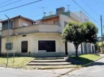 PH · 93m² · 3 Ambientes · PH en Venta - 2 Dorm. 1 Baño - 105,91 m² - Quilmes