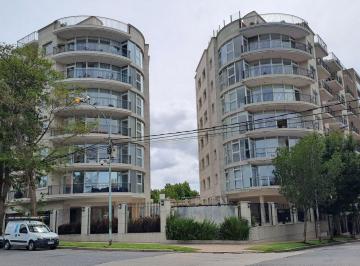 Departamento · 130m² · 3 Ambientes · 1 Cochera · Departamento - Guemes