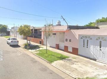 Casa · 90m² · 3 Ambientes · 1 Cochera · Casa en Venta - 2 Dorm. 1 Baño - Cochera - 400 m² - Zárate