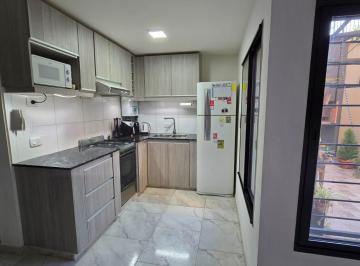 Casa · 60m² · 5 Ambientes · Se Vende Hermosa Casa de Pasillo Reciclada