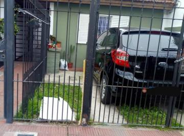 Casa · 56m² · 3 Ambientes · 1 Cochera · Casa en Venta - 2 Dorm. 1 Baño - Cochera - 63 m² - Ringuelet