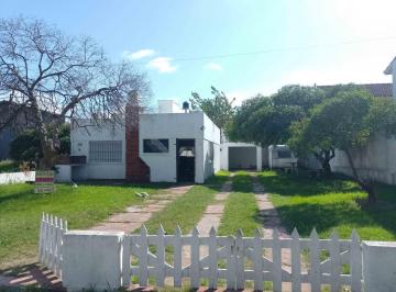 Casa · 120m² · 6 Ambientes · 2 Cocheras · Casa en Venta - 4 Dorm. 2 Baños - Cochera - 450 m² - Mar del Tuyú