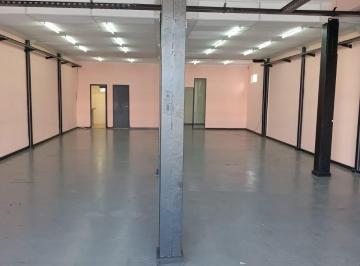 Local comercial · 180m² · 2 Ambientes · 8 Cocheras · Local - Bernardino Rivadavia