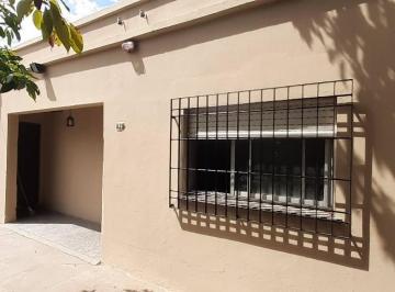 Casa · 90m² · 3 Ambientes · Casa en Venta - 2 Dorm. 1 Baño - 90 m² - Llavallol