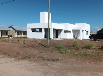 Casa · 70m² · 3 Ambientes · Casa en Venta - 2 Dorm. 1 Baño - 70 m² - Mar del Sur