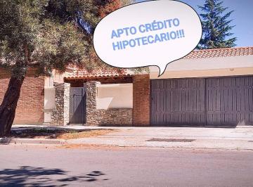 Casa de 9 ambientes, Godoy Cruz · Casa en Venta, Bº Bianchi, Godoy Cruz, Mendoza. Apta Crédito Hipotecario!