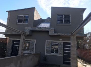 Edificio · 1045m² · 17 Ambientes · Edificio Comercial en Venta - Dúplex - 14.978 m² - Berazategui