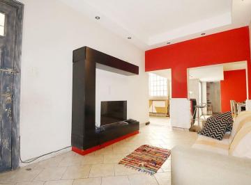 PH · 80m² · 5 Ambientes · 1 Cochera · Venta PH 5 Amb Pb Al Frente C/2 Patios y Cochera